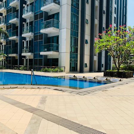 One Palm Tree Villas Condominium - Studio Room With Balcony - Across Terminal 3 Manilla Buitenkant foto