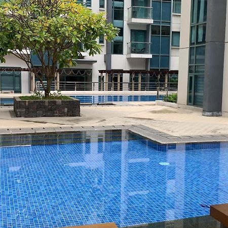 One Palm Tree Villas Condominium - Studio Room With Balcony - Across Terminal 3 Manilla Buitenkant foto