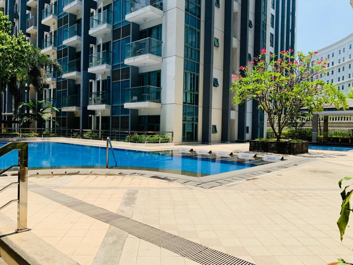 One Palm Tree Villas Condominium - Studio Room With Balcony - Across Terminal 3 Manilla Buitenkant foto